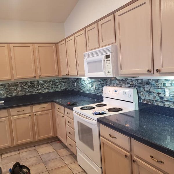 glass tile kitchen backsplash